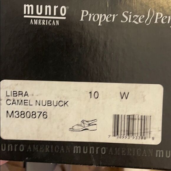 MUNRO CAMEL NUBUCK ADJUSTABLE SANDALS.  NEW - Picture 7 of 7